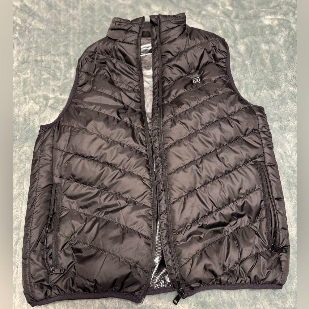 Womens size M puffer vest